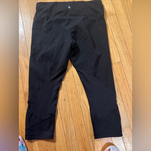 LuluLemon Black 7/8 Legging with Pockets - Picture 6 of 8